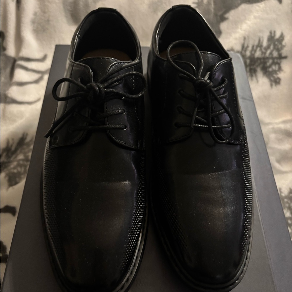 Classic Boys Black Dress Shoes-size 3
